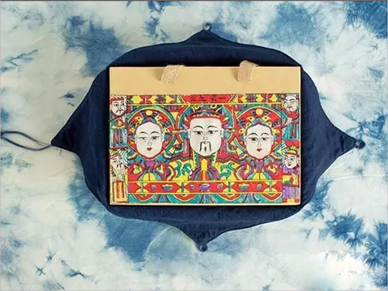 手工染土布刺繡復(fù)古月餅包裝設(shè)計(jì)，匠心精神的執(zhí)著與信念